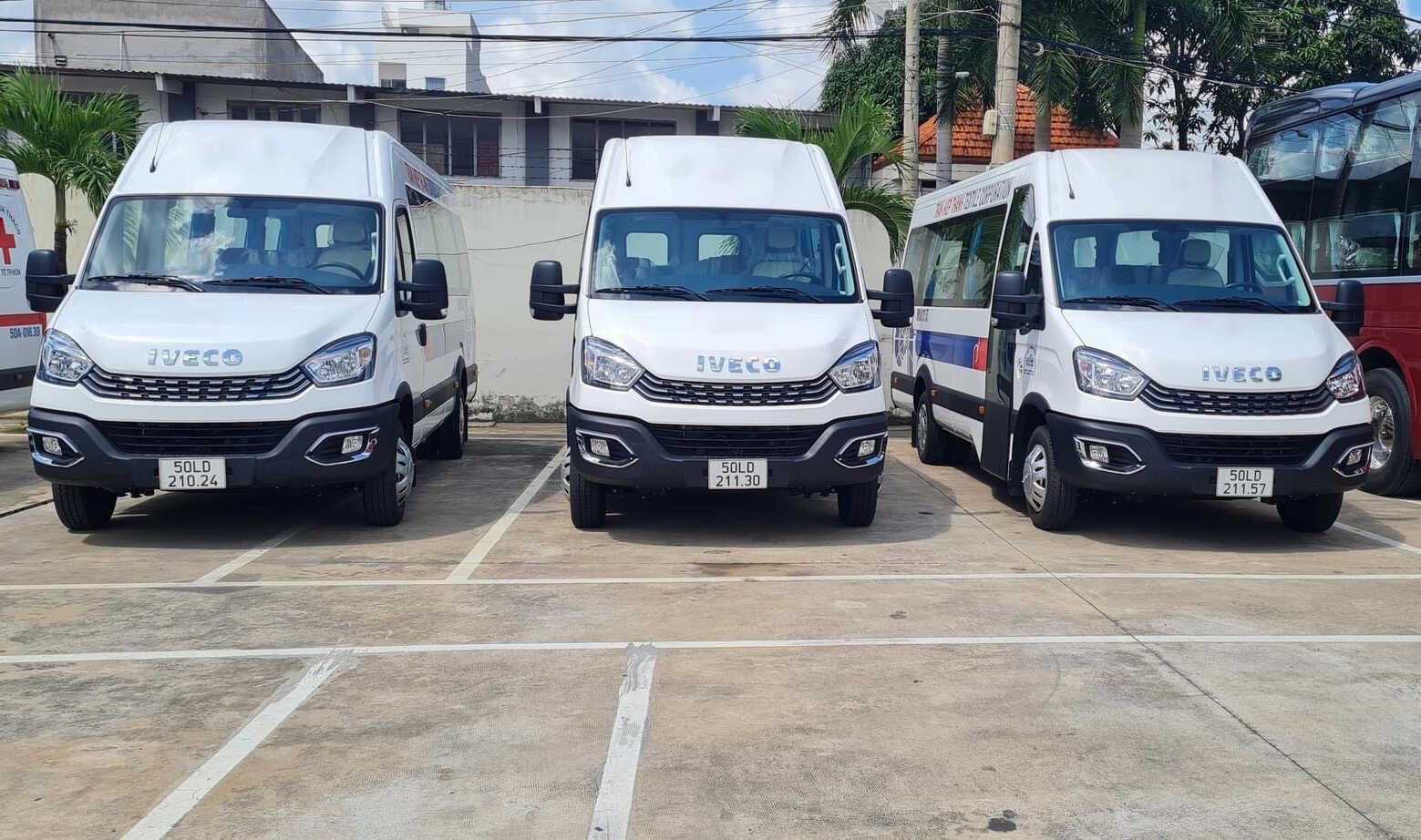 Thuê xe 19 chỗ iveco