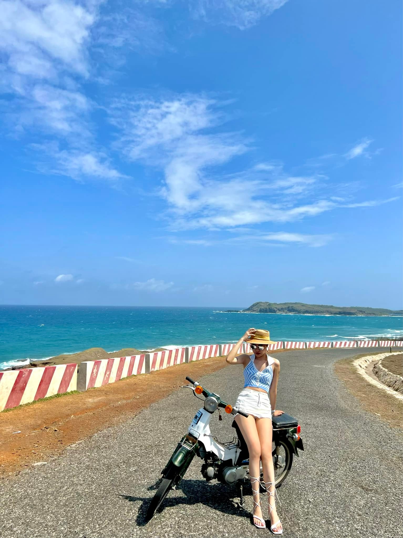 TOUR PHÚ QUÝ